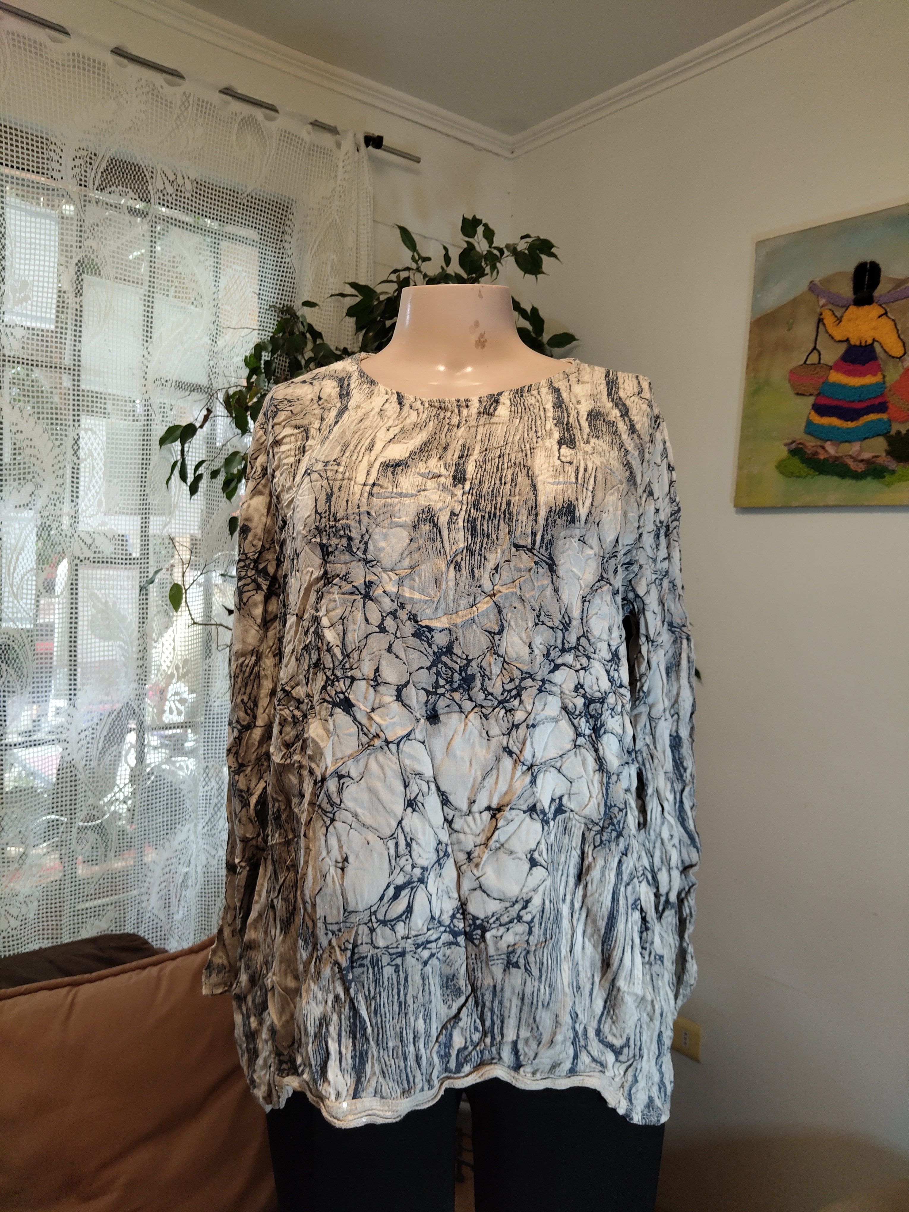 Blusa marmolada azul y blanco manga larga