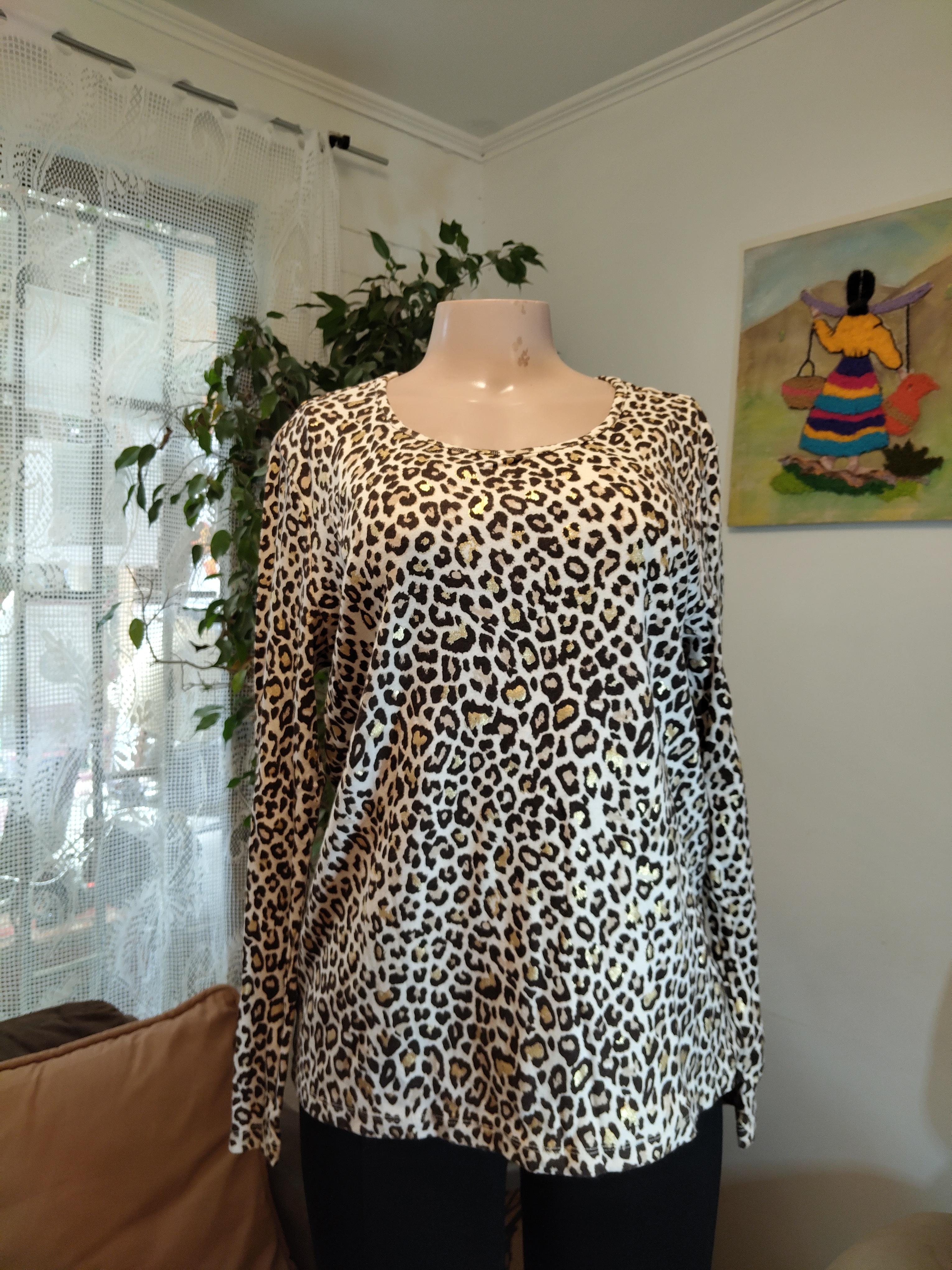 Top leopardo dorado manga larga