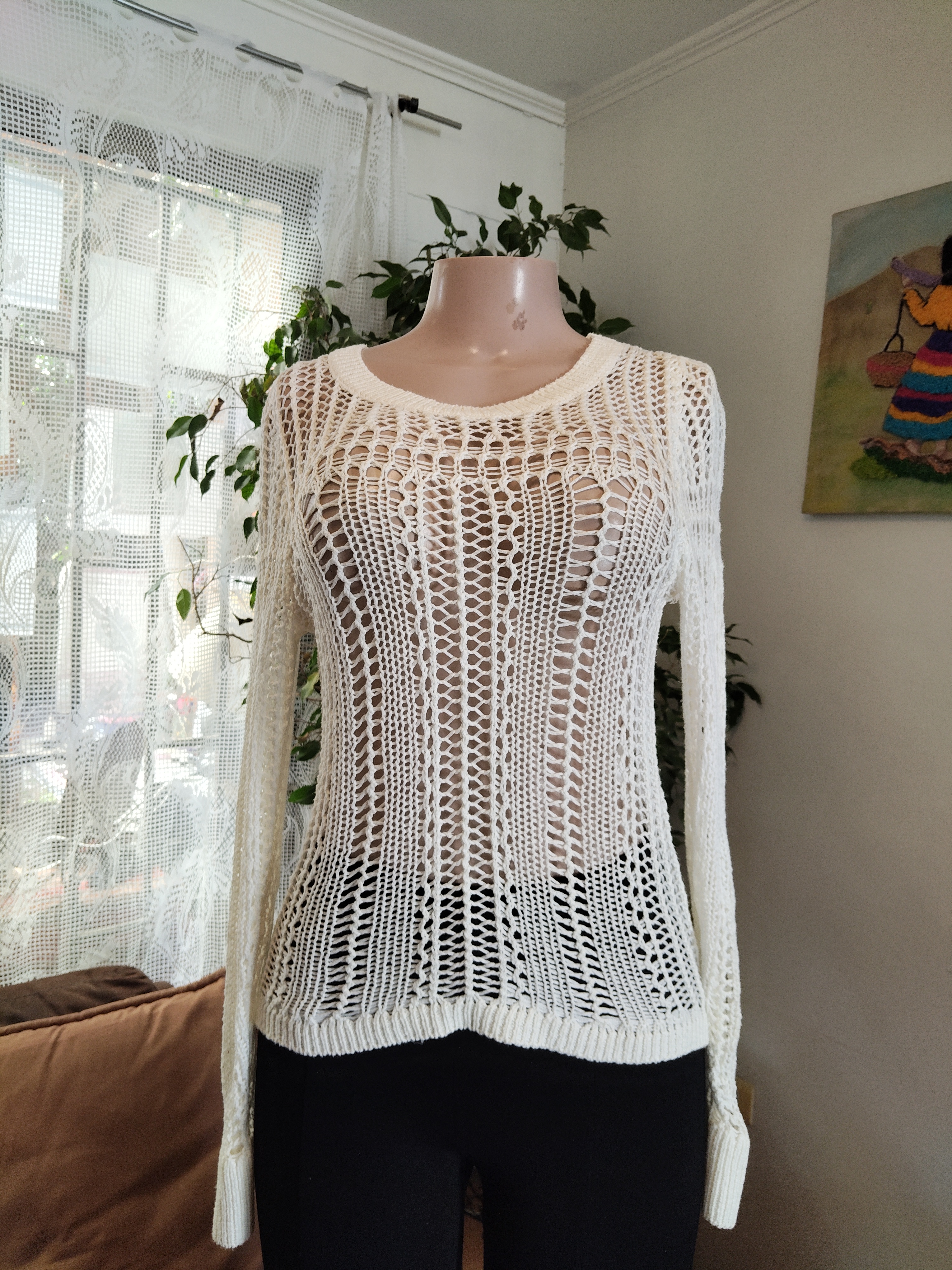 Sweater crema calado red manga larga