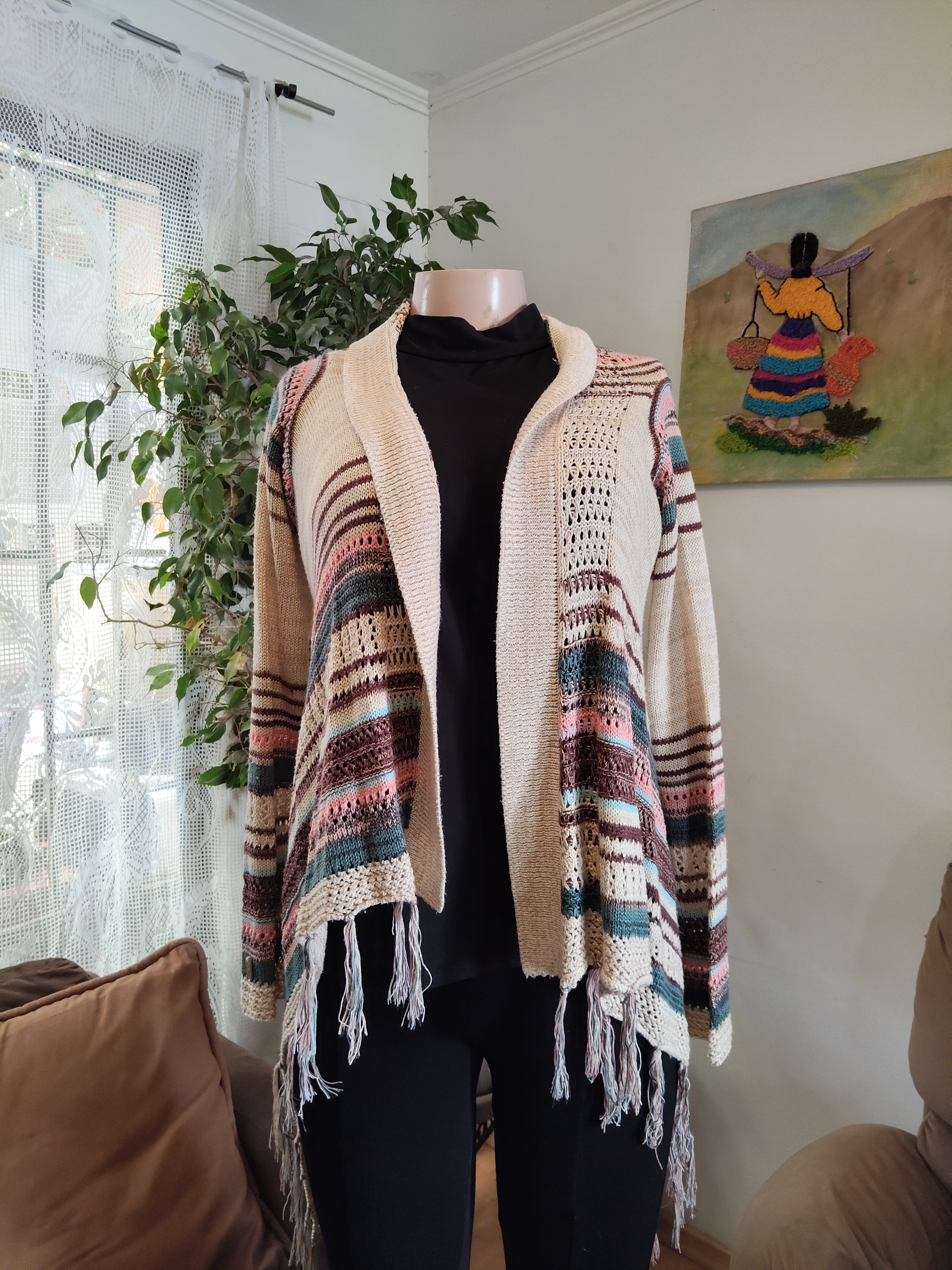 Cárdigan crema rayas multicolor con flecos