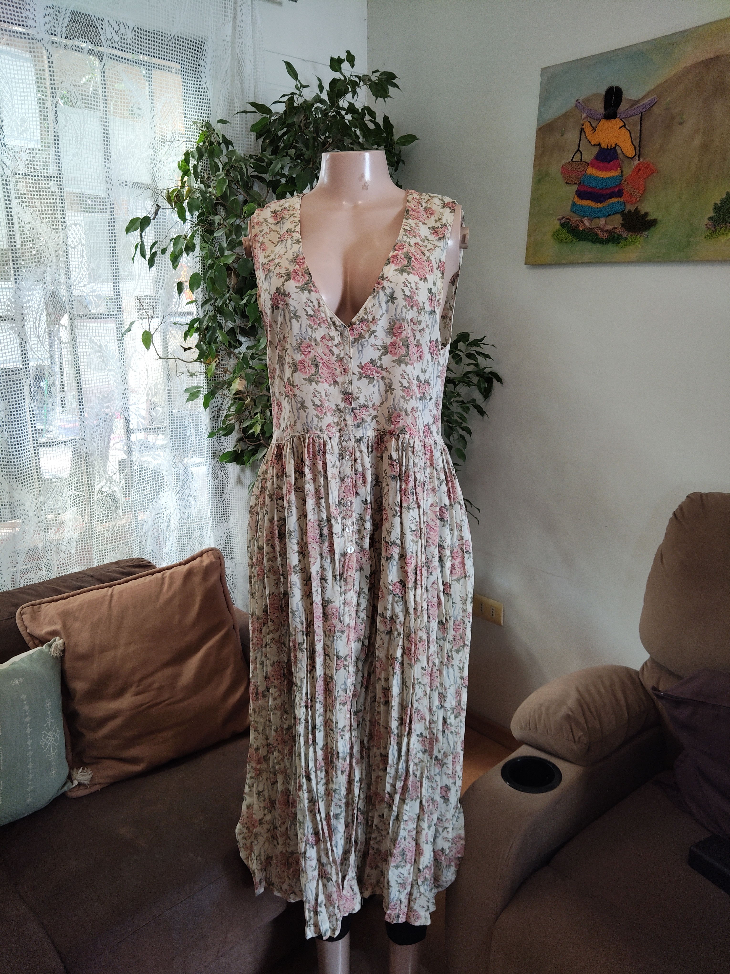 Vestido floral blanco y rosa botones midi